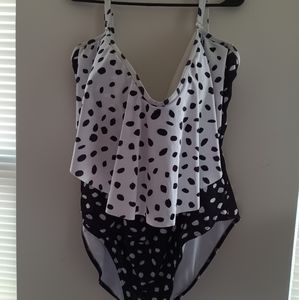 4x One Piece Polka Dot Swimsuit